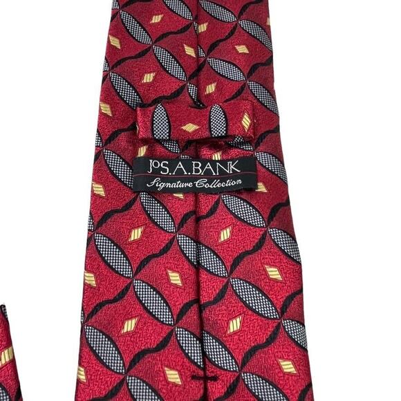 Jos A Bank Signature Collection Mens Red Neck Tie Necktie Silk Italy 4" Wide - Picture 14 of 16